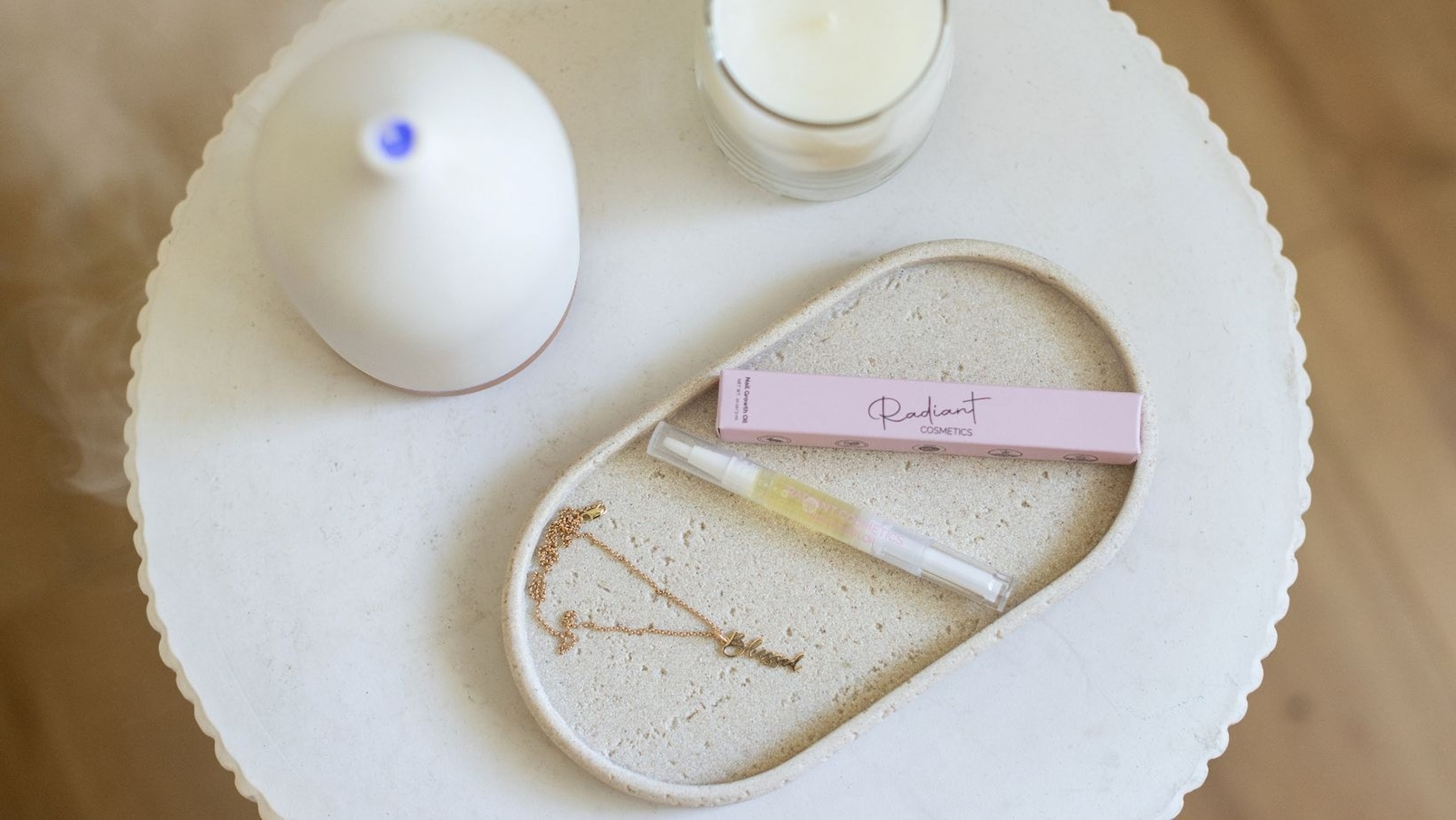 Radiant Cosmetics: Nail Growth Oil
