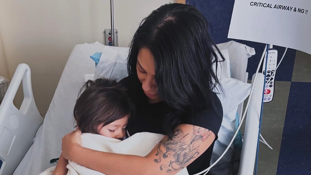 Mom shares warning about batteries in Christmas gifts after daughter’s injury