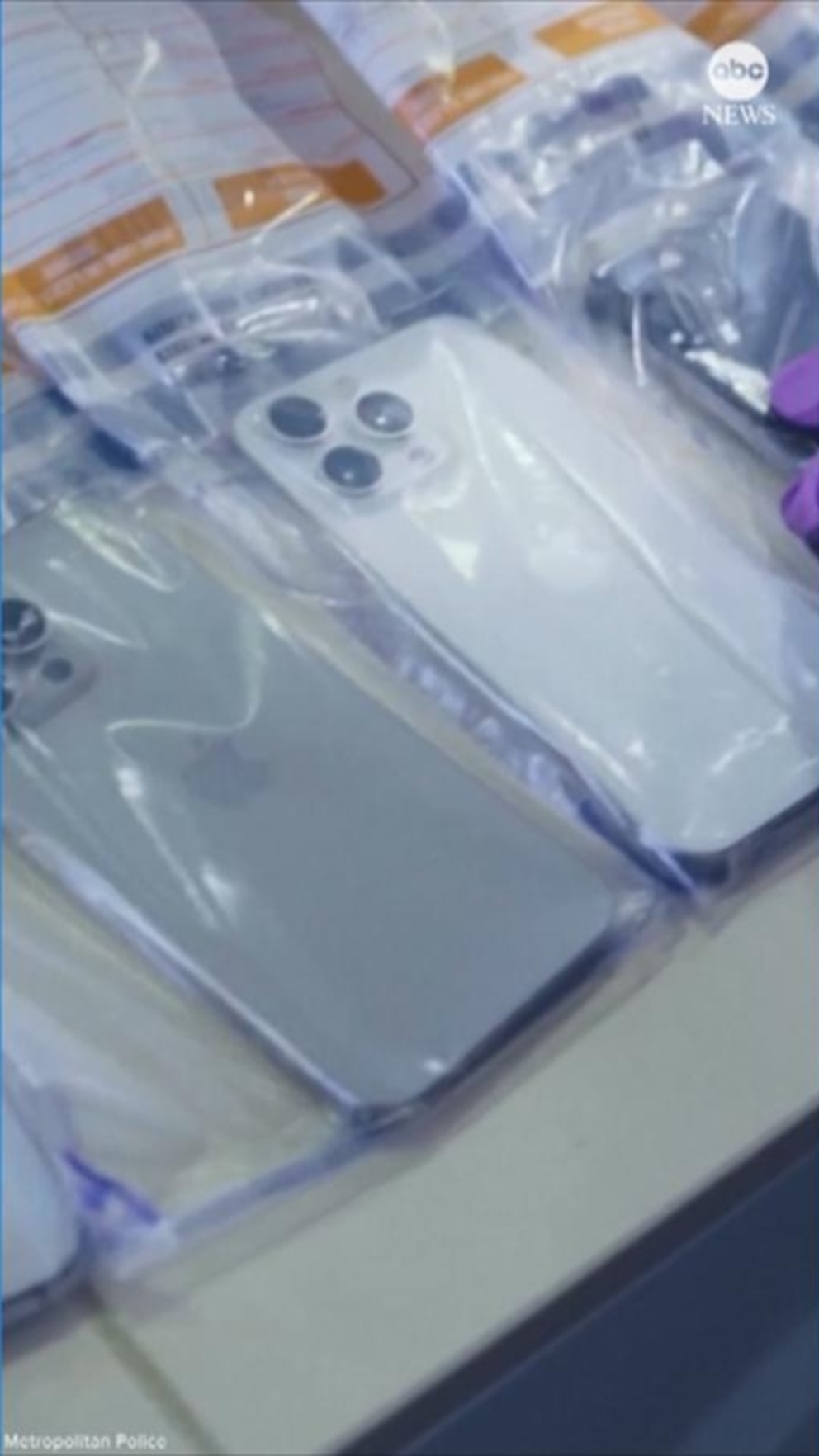 NextImg:Video London police dismantle international phone theft gang