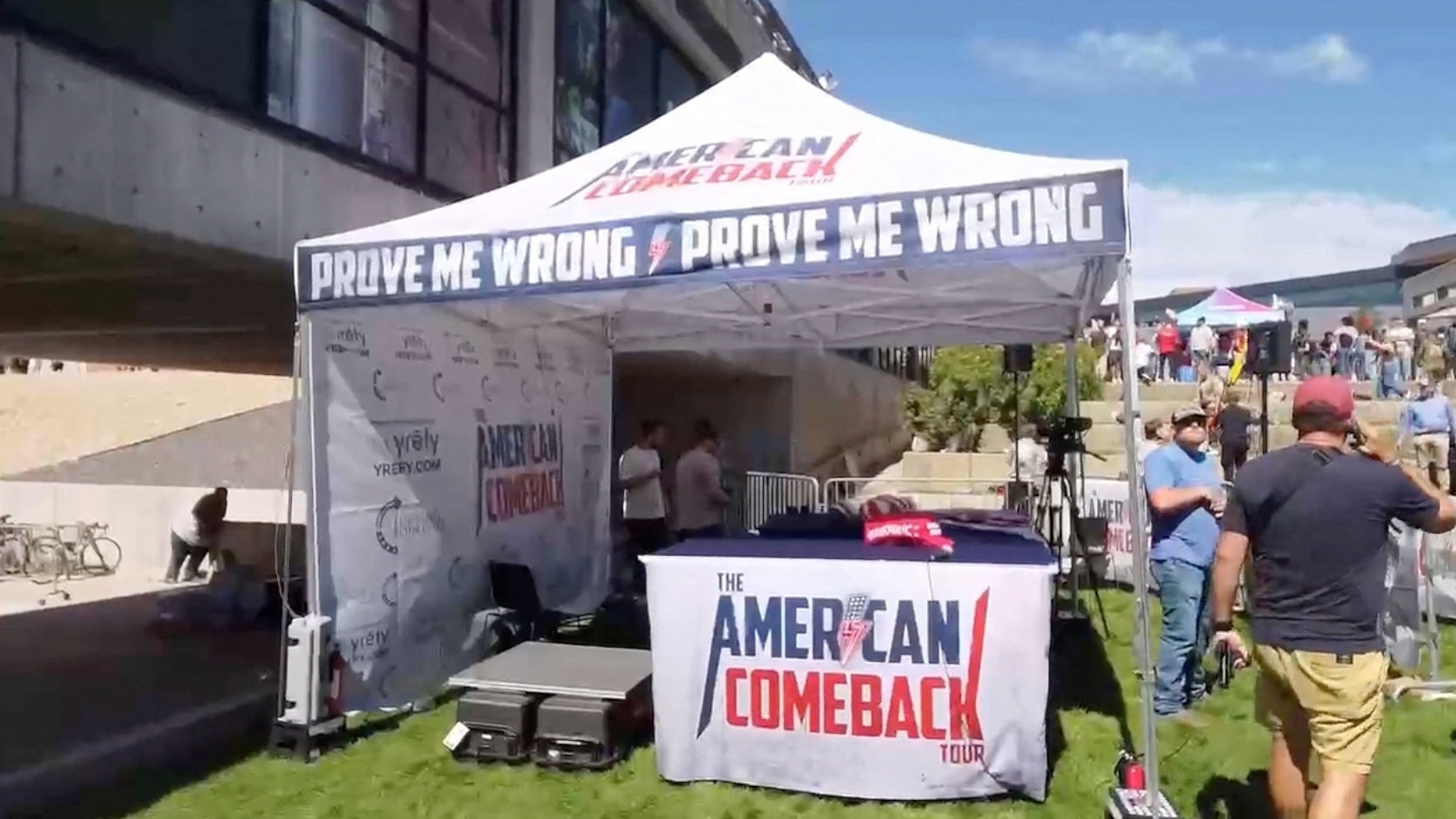 PHOTO: Charlie Kirk fatally shot at Utah Valley University event