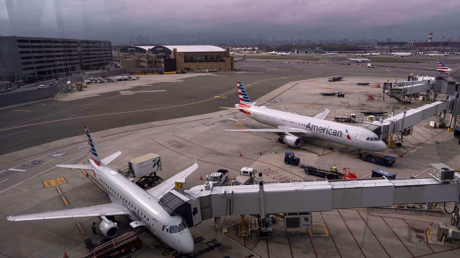 While Trump threatens controllers, US flight cancellations will drag on even after shutdown ends