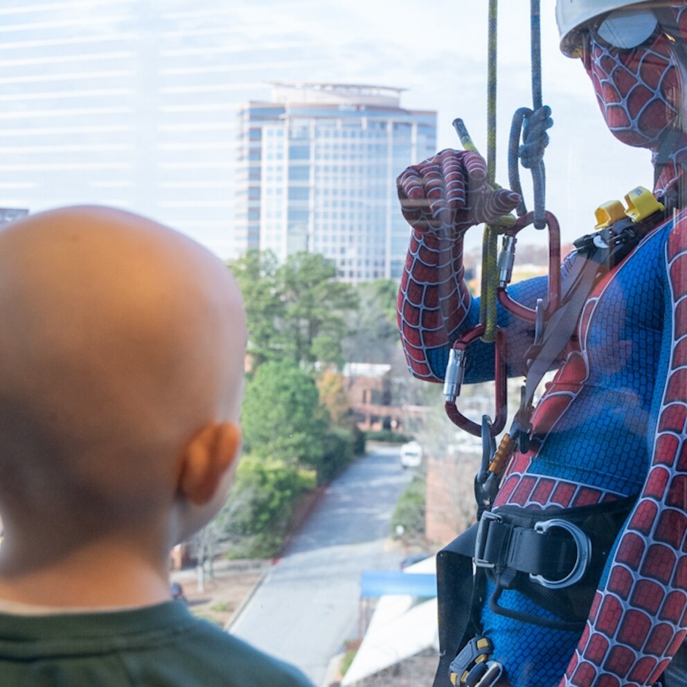 Video Emergency workers go extra mile to bring cheer to Atlanta