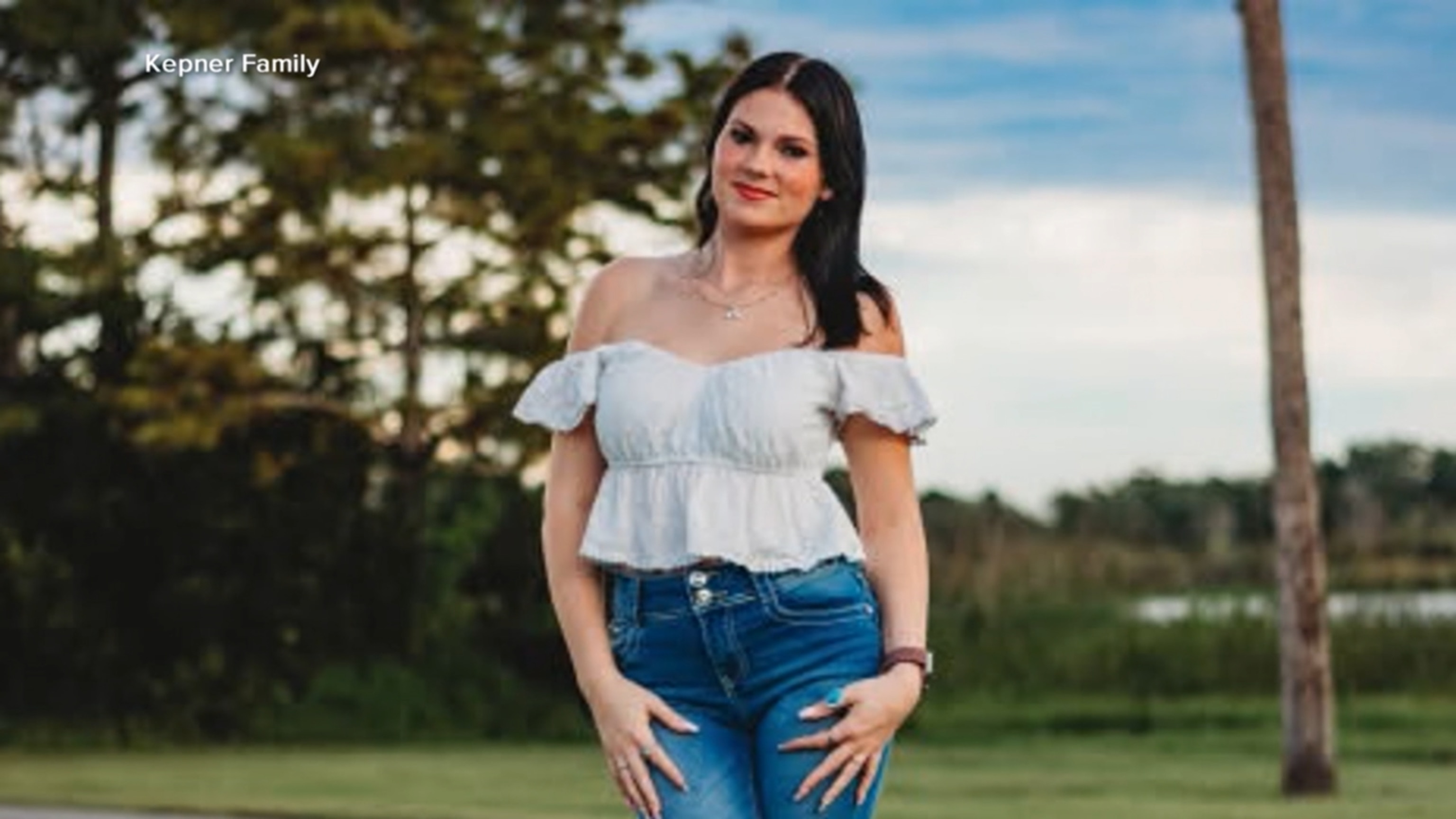 Teen who died on Carnival cruise was found under bed, stepbrother under investigation: Source - ABC News