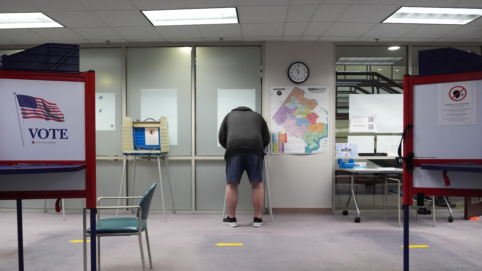  Virginia voters deciding on redistricting plan that could boost Democrats seats in Congress