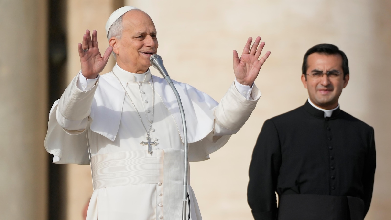 Pope strongly backs US bishops in blasting Trump immigration crackdown, urges humane treatment