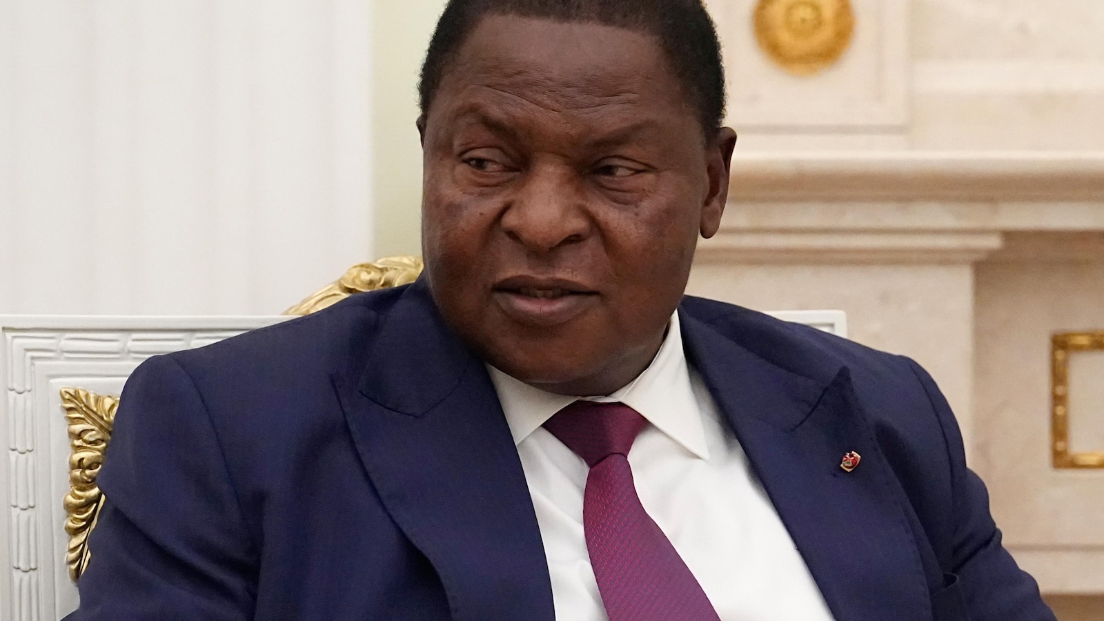 De president van de Centraal-Afrikaanse Republiek is na omstreden verkiezingen beëdigd voor een derde termijn