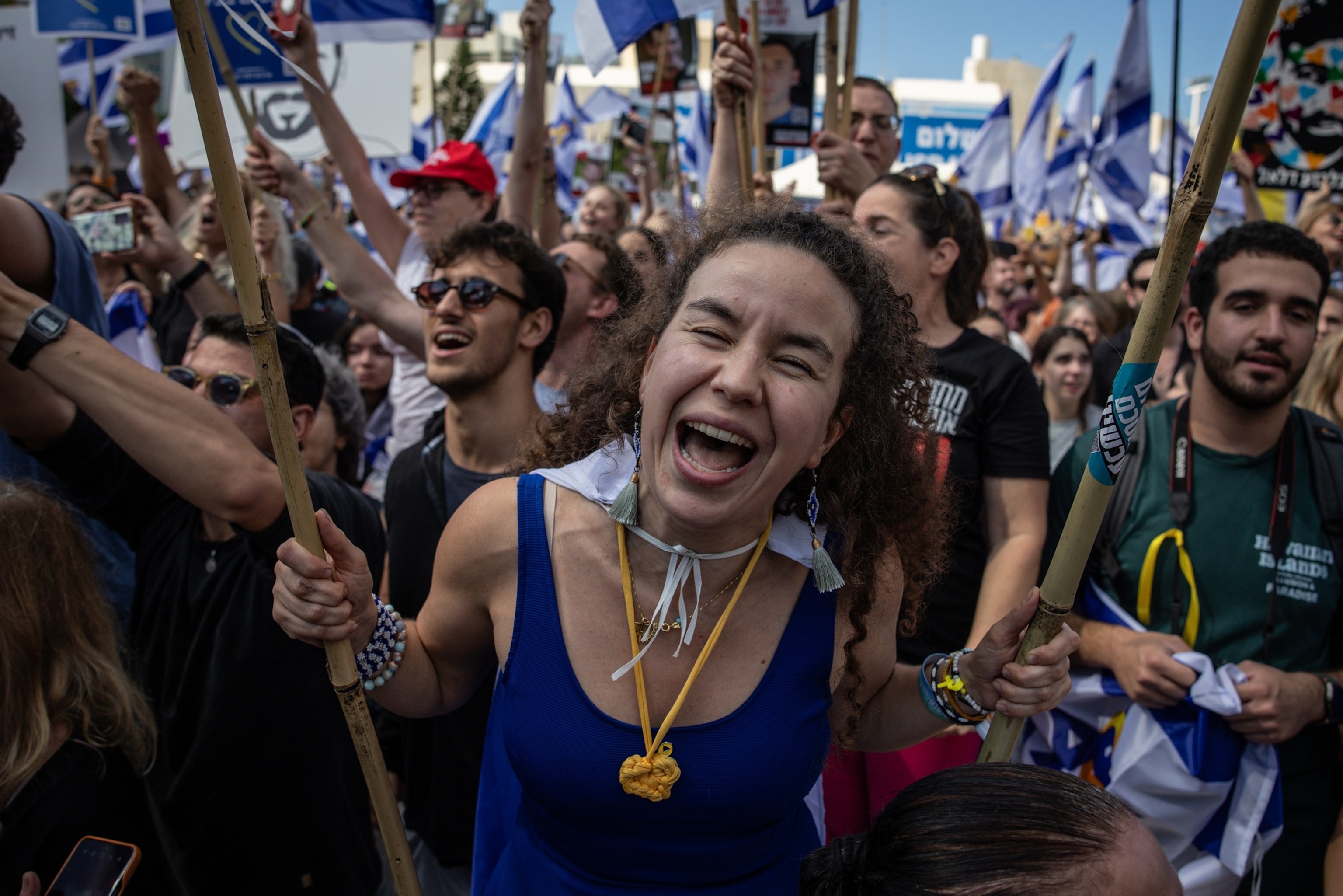 PHOTO: Hostages Return To Israel After Ceasefire Agreement Takes Effect