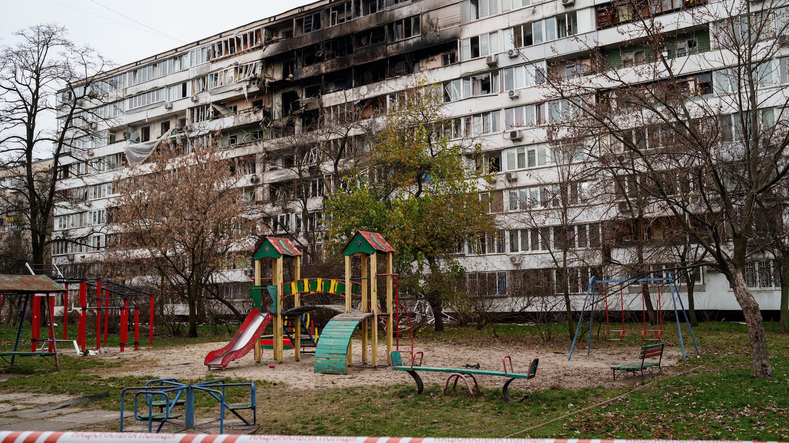 Russian attacks kill at least 7 in Ukraine as talks on peace plan continue Russian attacks kill at least 7 in Ukraine as talks on peace plan continue