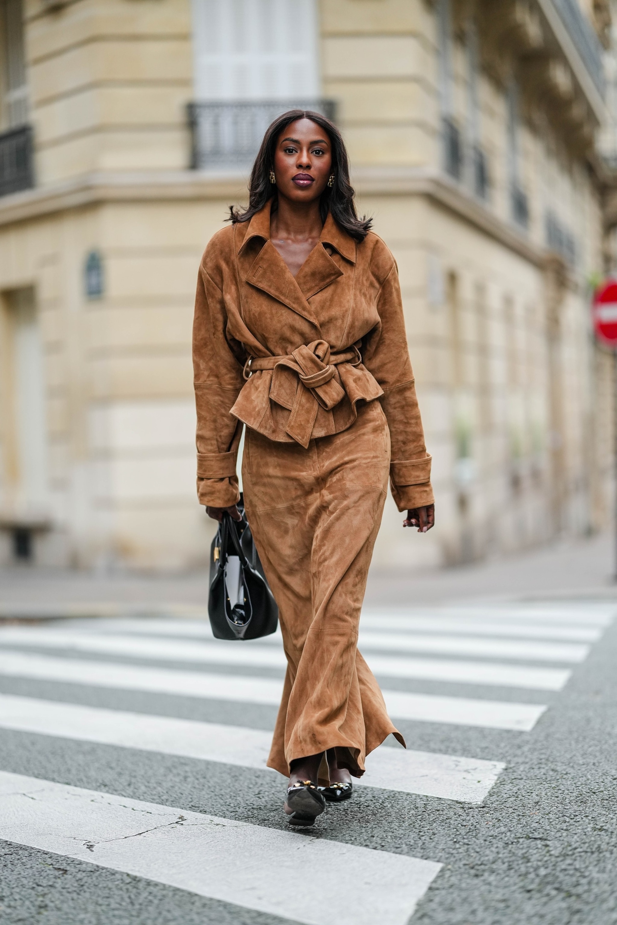 美品 na.e Suede Tailored Jacket Crafted from premium leather, our EMY suede jacket is an all-time