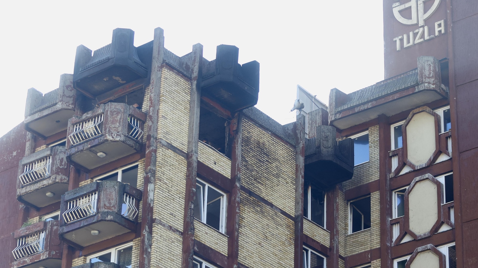 Two hospital deaths raise the toll from a retirement home fire in Bosnia to 13 dead