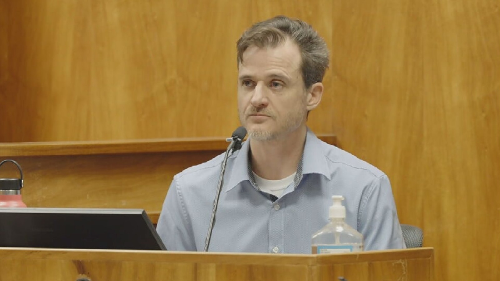 Hawaii doctor accused of trying to kill wife on hiking trail testifies he was defending himself
