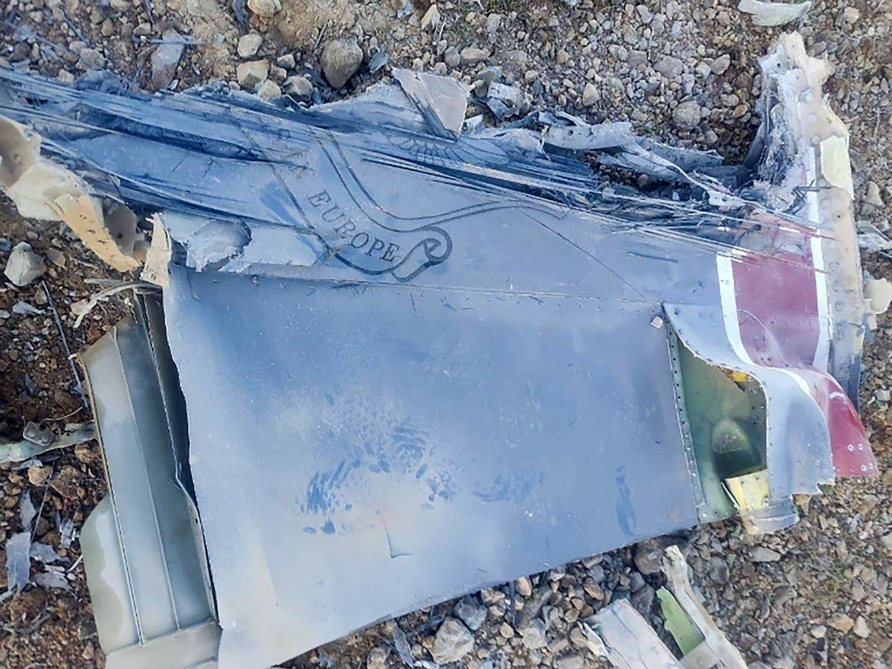 ईरान में अमेरिकी लड़ाकू विमान गिराया गया: अधिकारियों का कहना है कि तलाशी जारी है, चालक दल के एक सदस्य को बचा लिया गया है