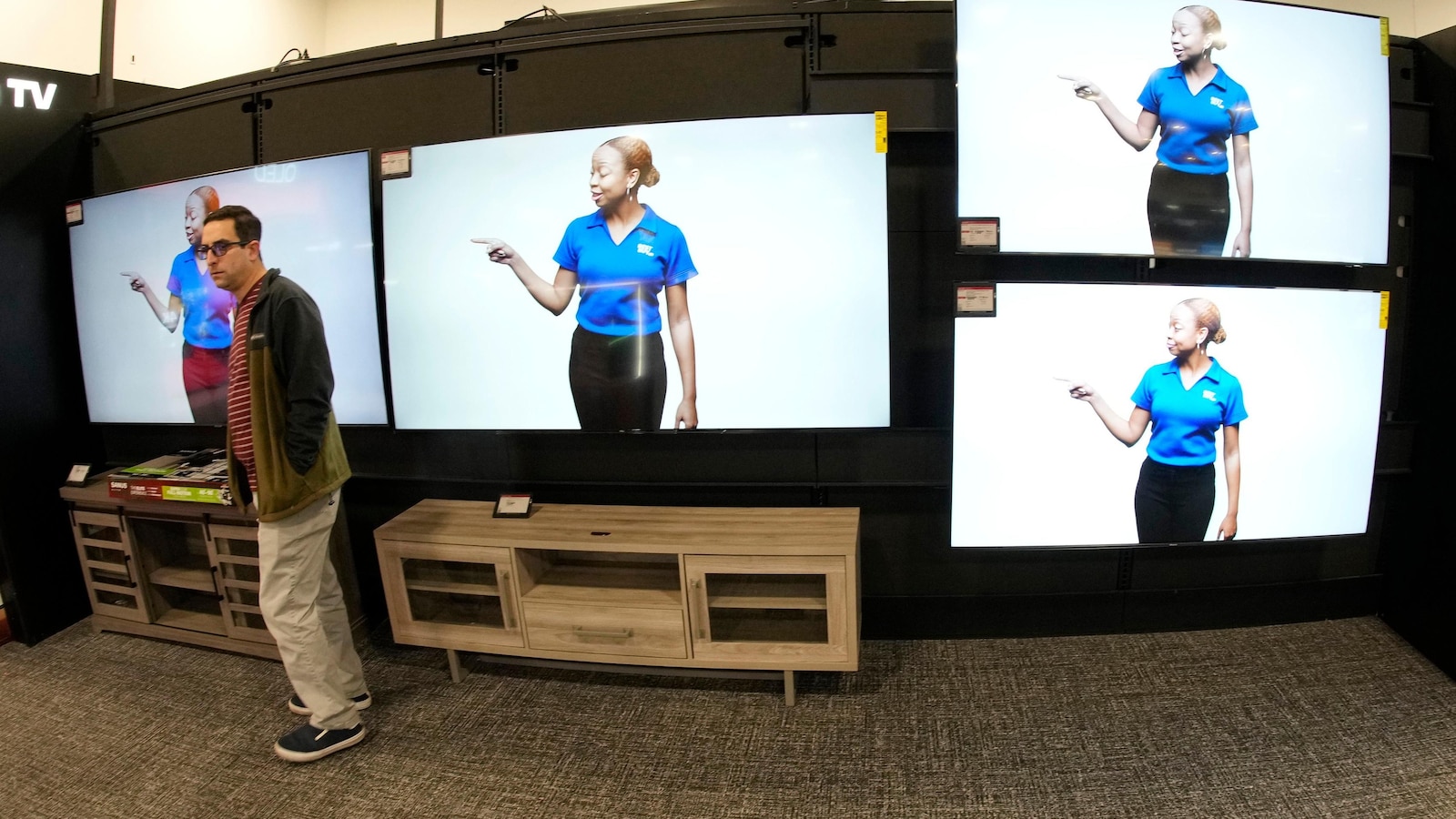  Consumer confidence dips modestly in October with Americans concerned about the future