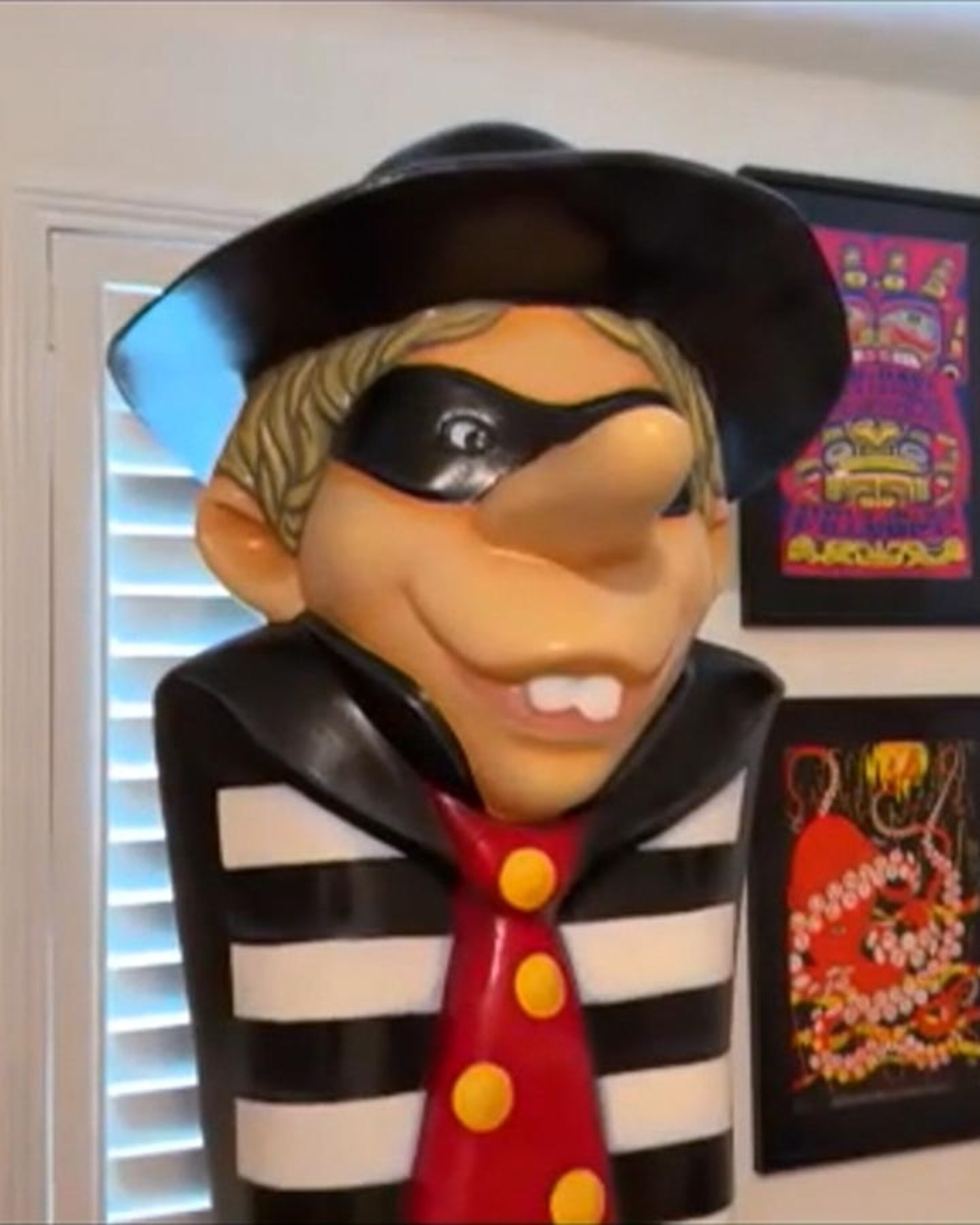 Video Man collects more than 40,000 pieces of McDonald's history