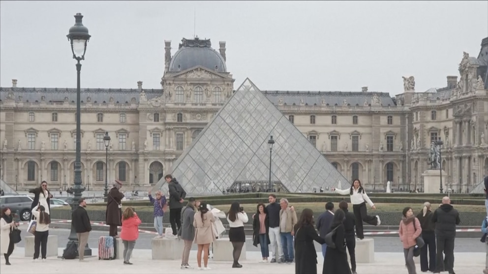 Louvre Museum Closes After Daylight Heist Steals Napoleon's Jewels