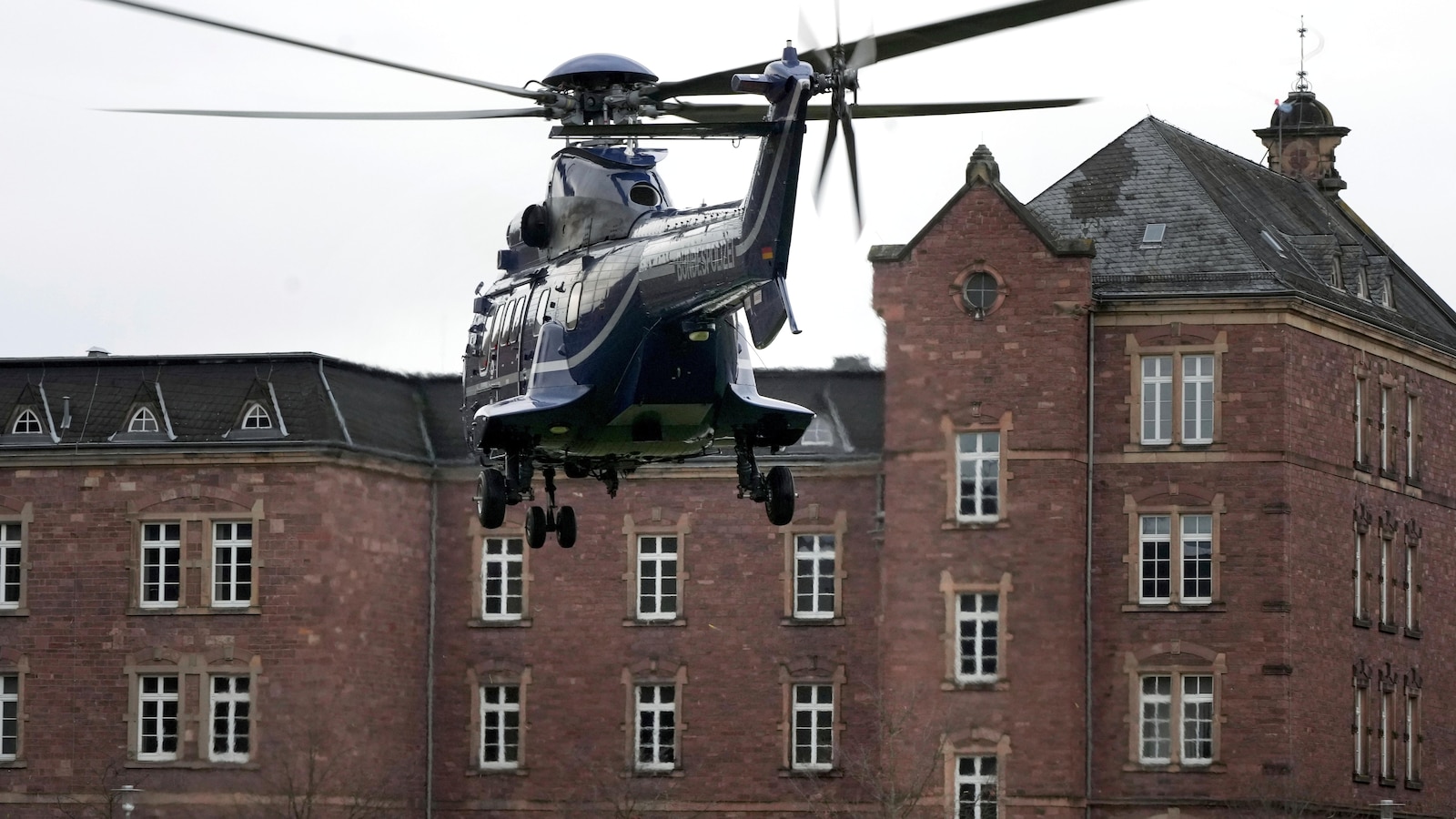 Германия задържа 5 мъже, обвинени в незаконен износ на стоки за Русия