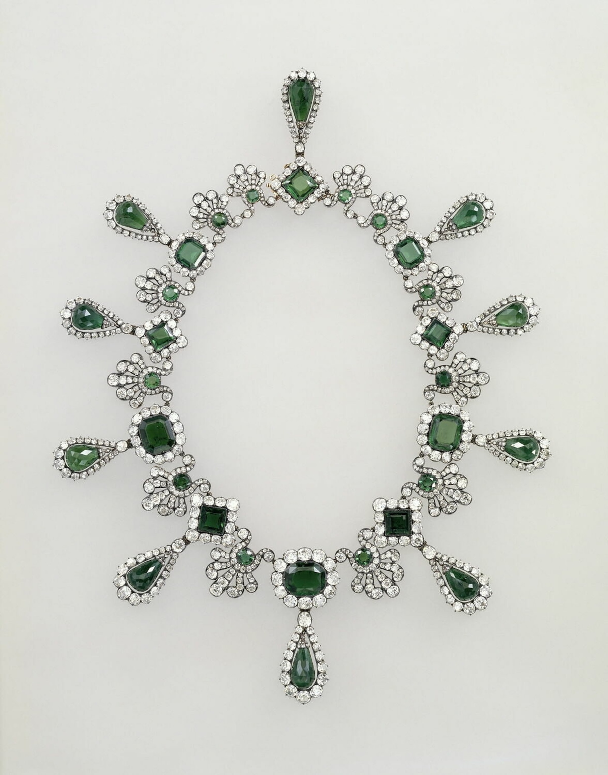 PHOTO: Among the items stolen from the Louvre museum, October 19, 2025, is this emerald necklace from Marie-Louise's collection.