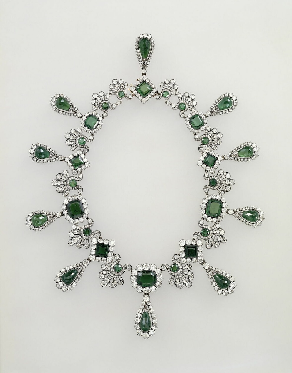 PHOTO: Among the items stolen from the Louvre museum, October 19, 2025, is this emerald necklace from Marie-Louise's collection.