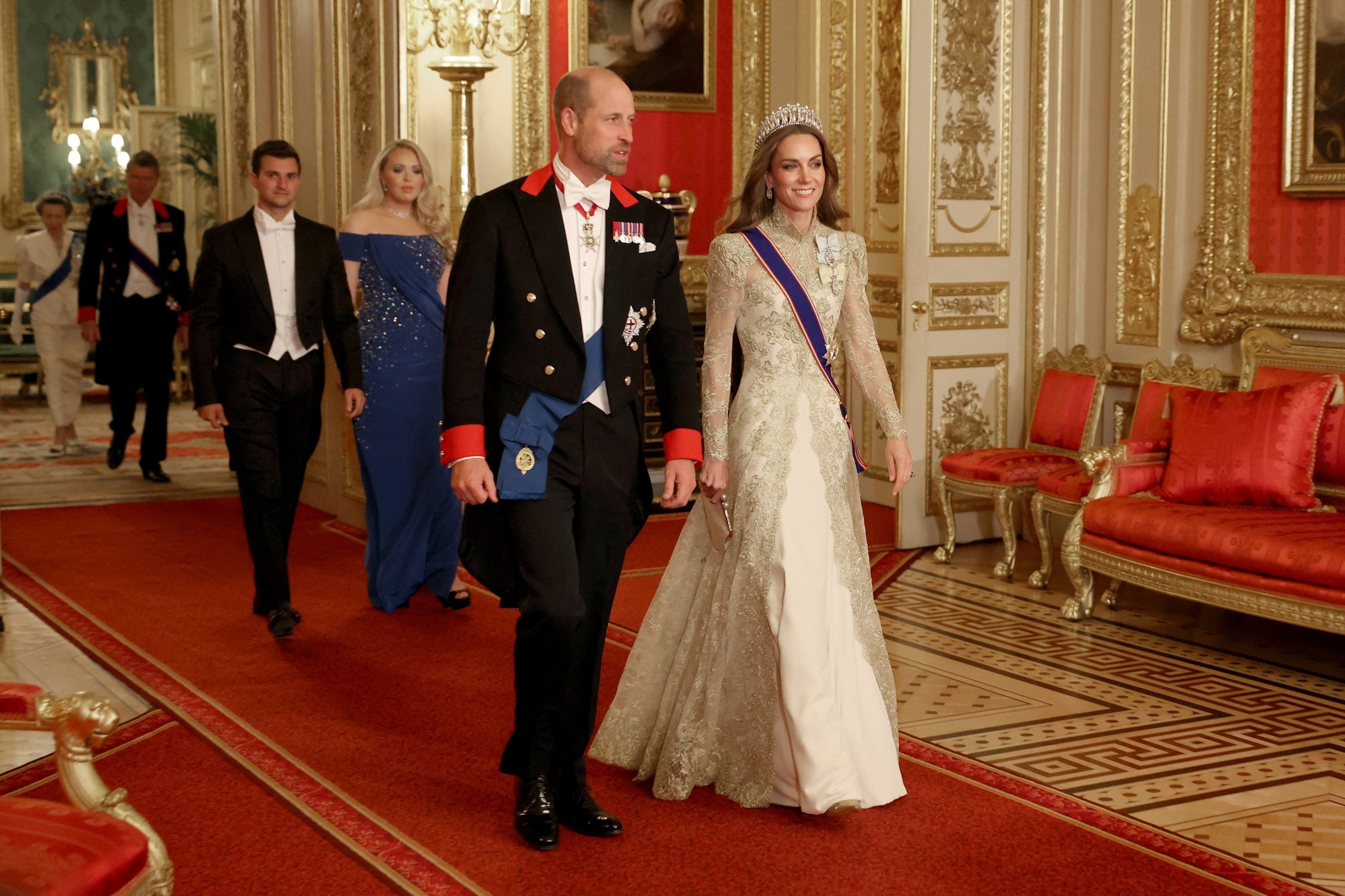 Kate Middleton dazzles in Lover's Knot Tiara at state banquet for Trump -  ABC News