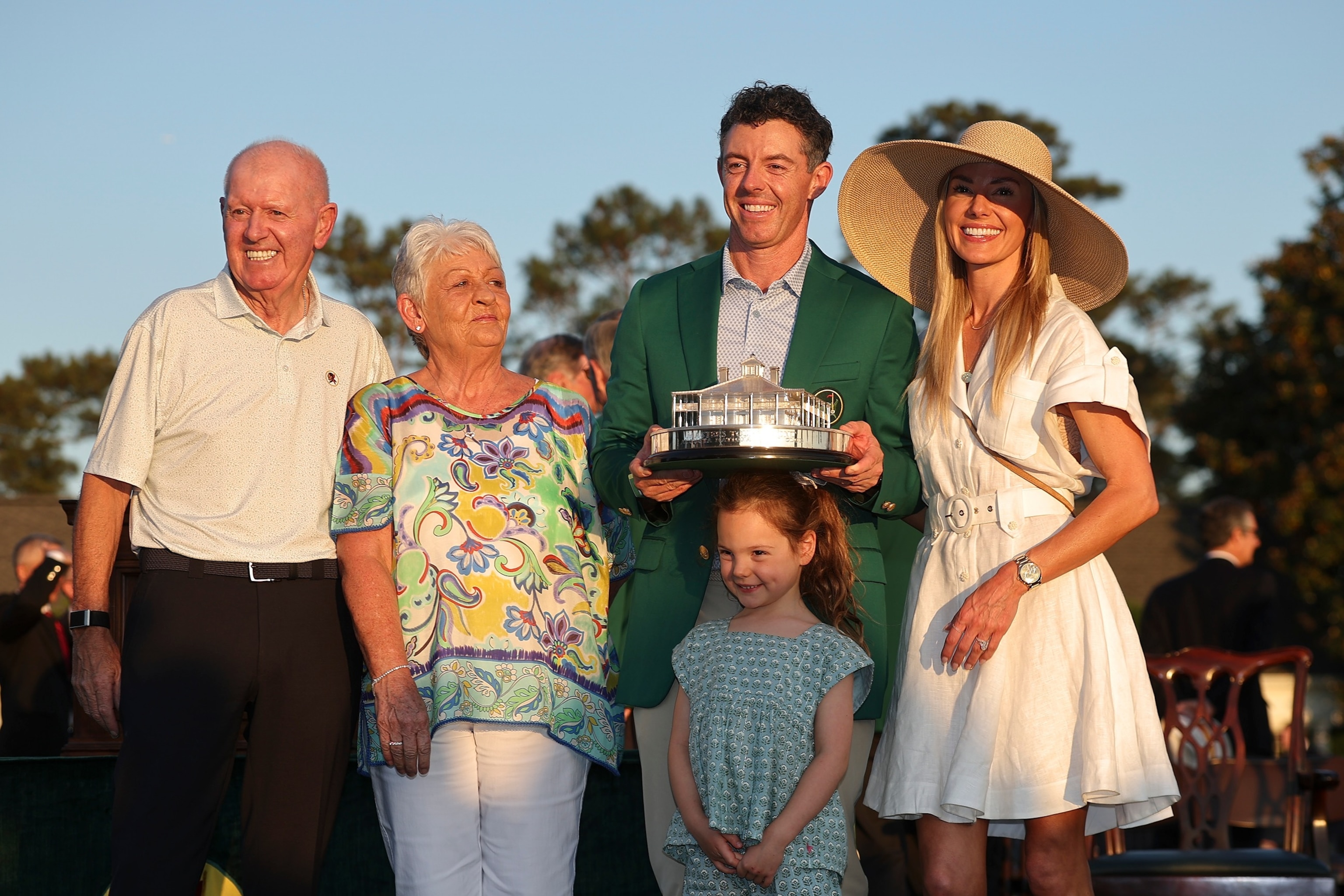 Masters champion Rory McIlroy celebrates historic repeat win with touching  tribute to his family - ABC News