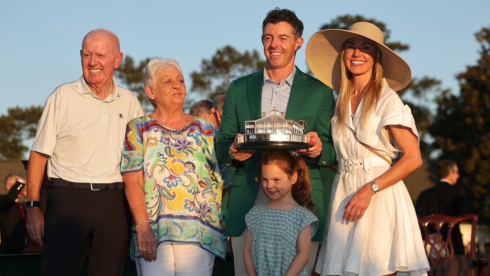 Masters champion Rory McIlroy celebrates historic repeat win with touching  tribute to his family - ABC News