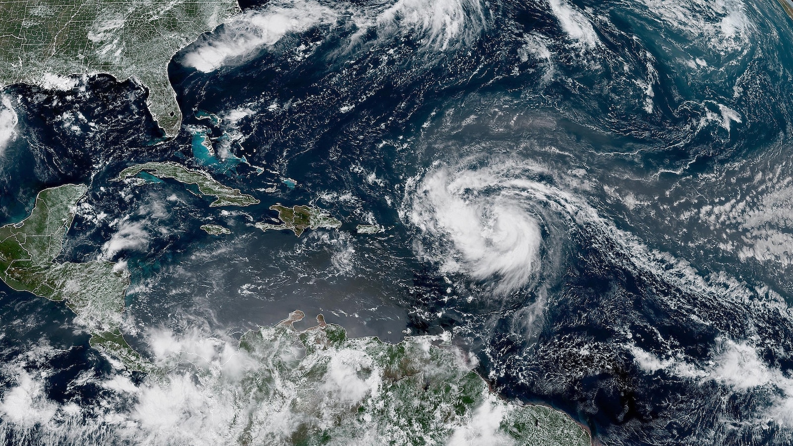 Hurricane Erin Intensifies to Category 3, Leeward Islands on Alert as East Coast Braces for Swells
