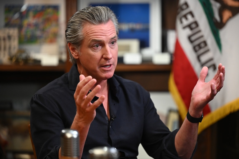 PHOTO: Jonathan Karl interviews Gavin Newsom, Governor of California on "Front Row with Jonathan Karl" on ABC News Live.