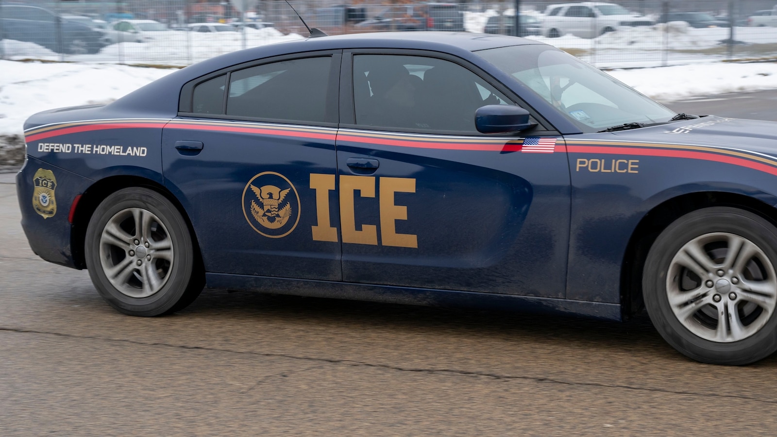 ICE Halts Vehicle Stops in Three Regions After Two Shootings, Directs Agents to Use Other Tactics