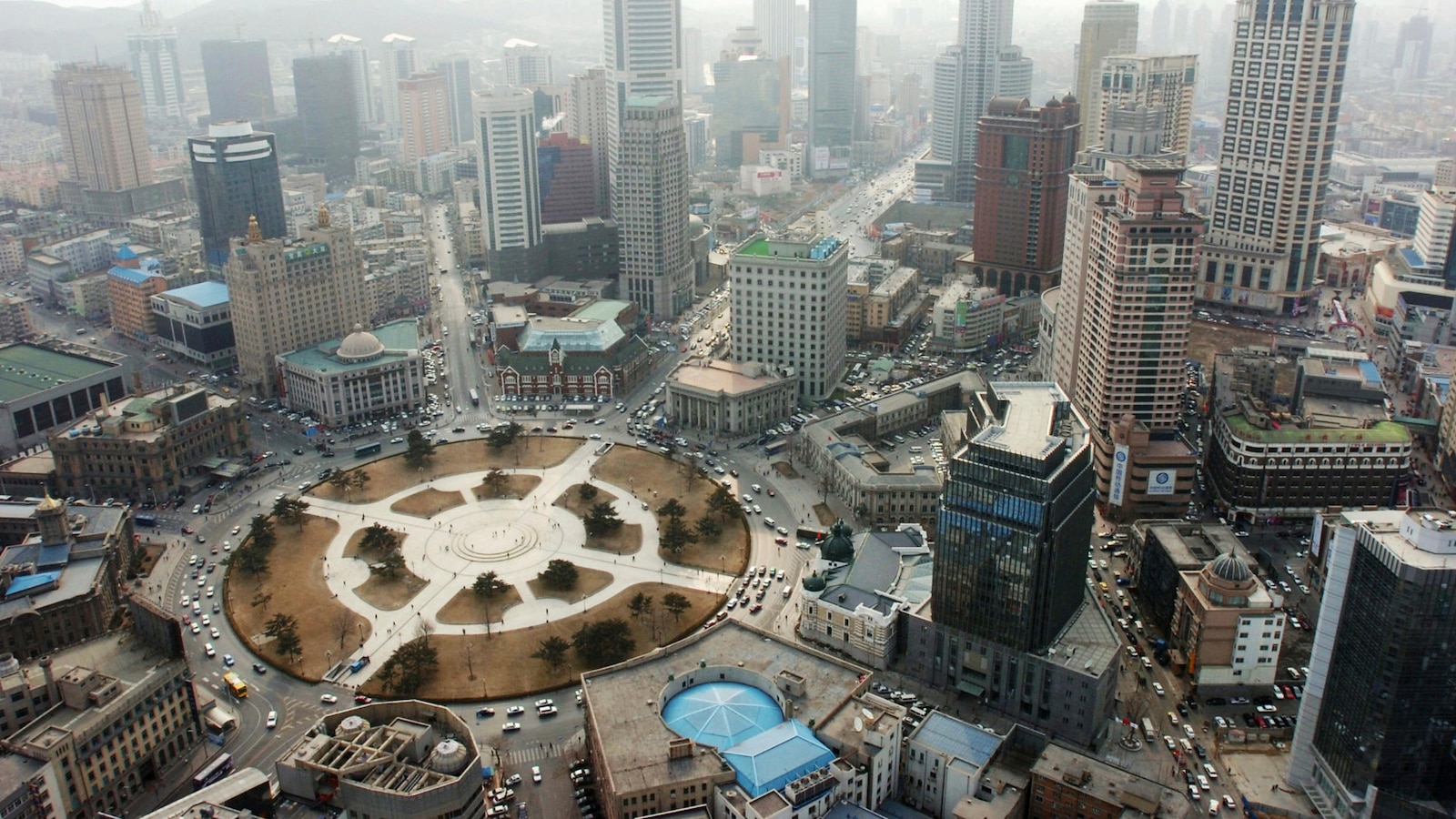 Chinese university expels female student after relationship with a foreigner