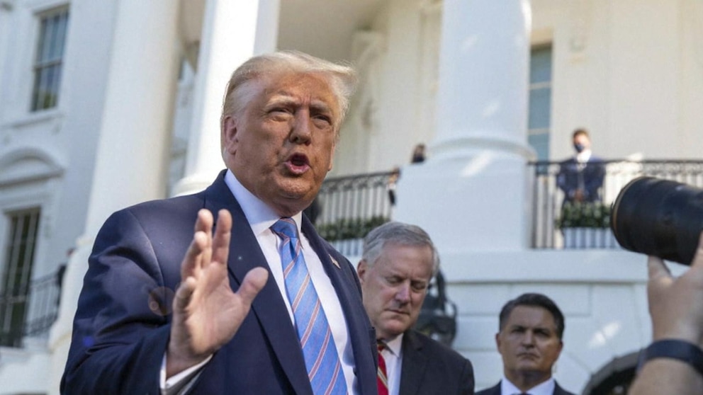 Video Trump, other defendants to be arraigned next week in Georgia ...