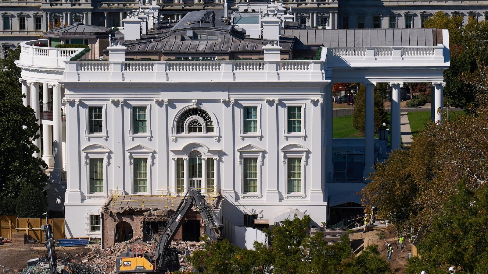 What lawmakers are saying about Trump's demolition of the East Wing