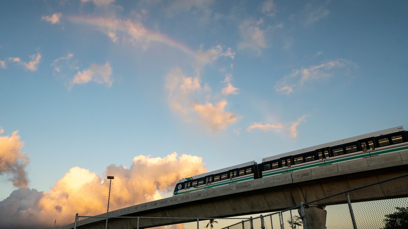 Some US transit systems weigh whether to run trains without a human at the controls