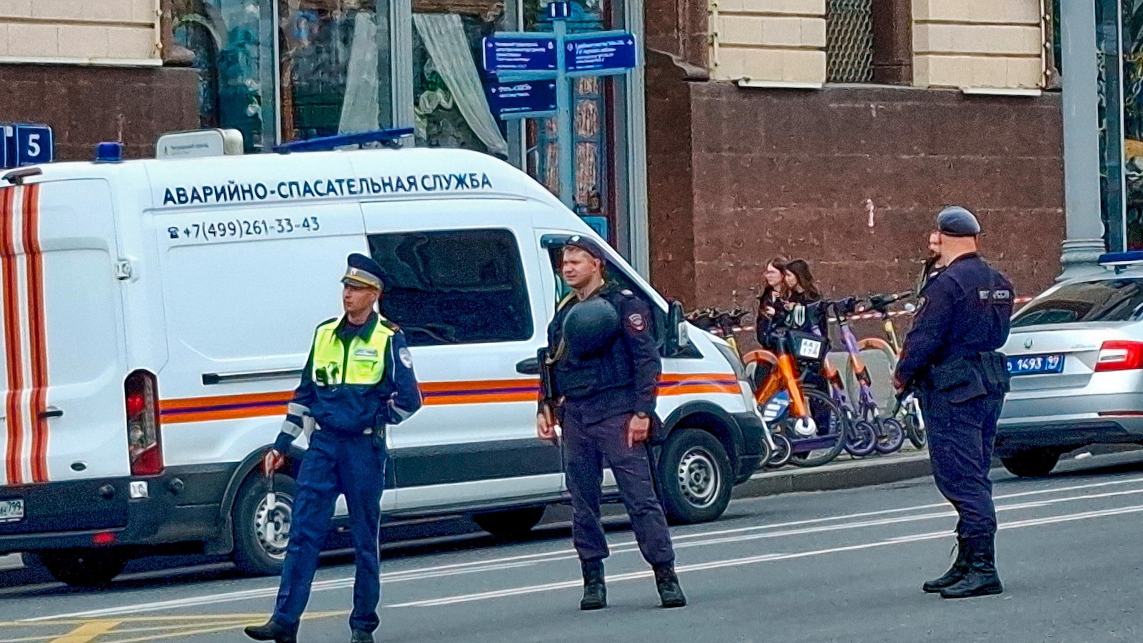At least 1 dead in Moscow shopping center explosion, 3 injured