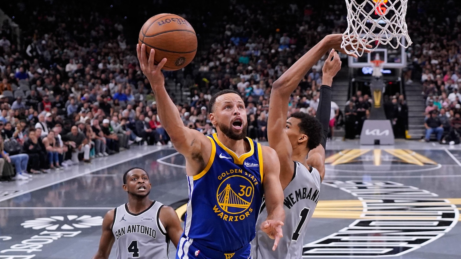 Curry scores season-high 49 points as Warriors beat Wembanyama, Spurs 109-108 in NBA Cup