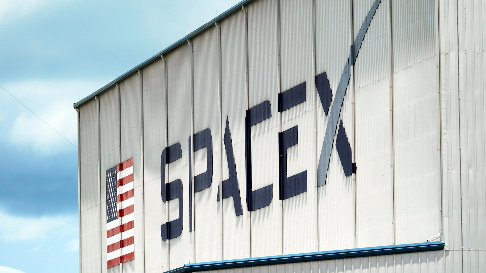 SpaceX says it can buy AI coding tool Cursor for $60B later this year