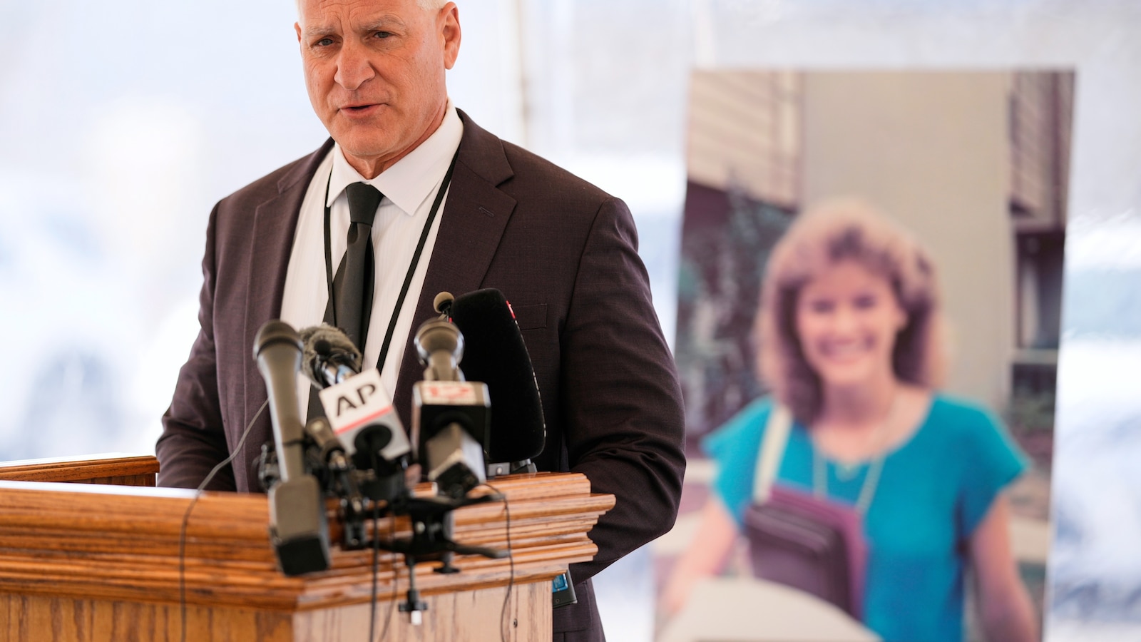 Governor says Tennessees prisons chief is resigning after failed execution of Christa Pike Governor says Tennessees prisons chief is resigning after failed execution of Christa Pike