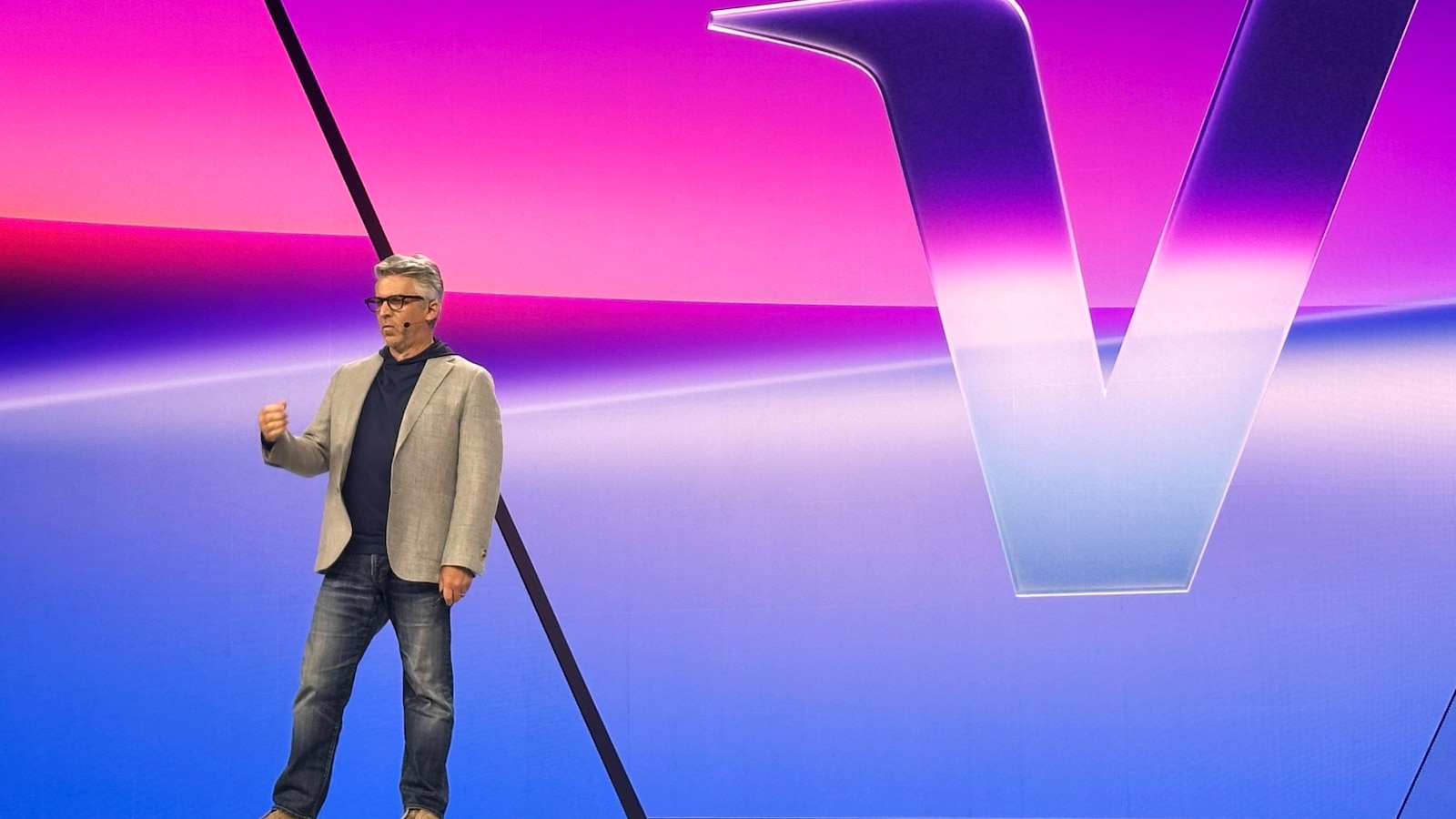 Visa plugs its payment network into ChatGPT, letti