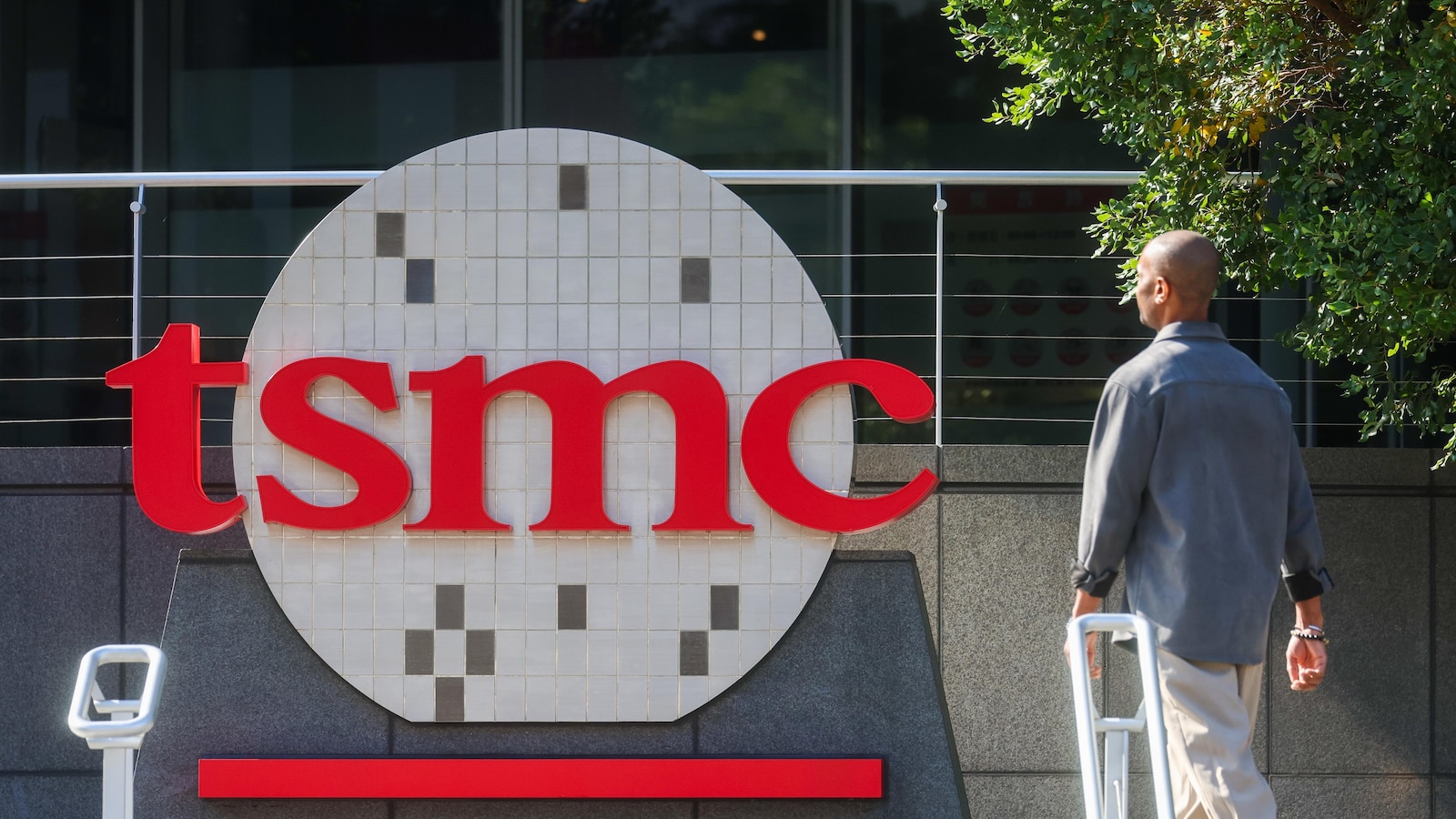 Taiwan court sentences ex-Tokyo Electron staff to 10 years in TSMC trade secrets case