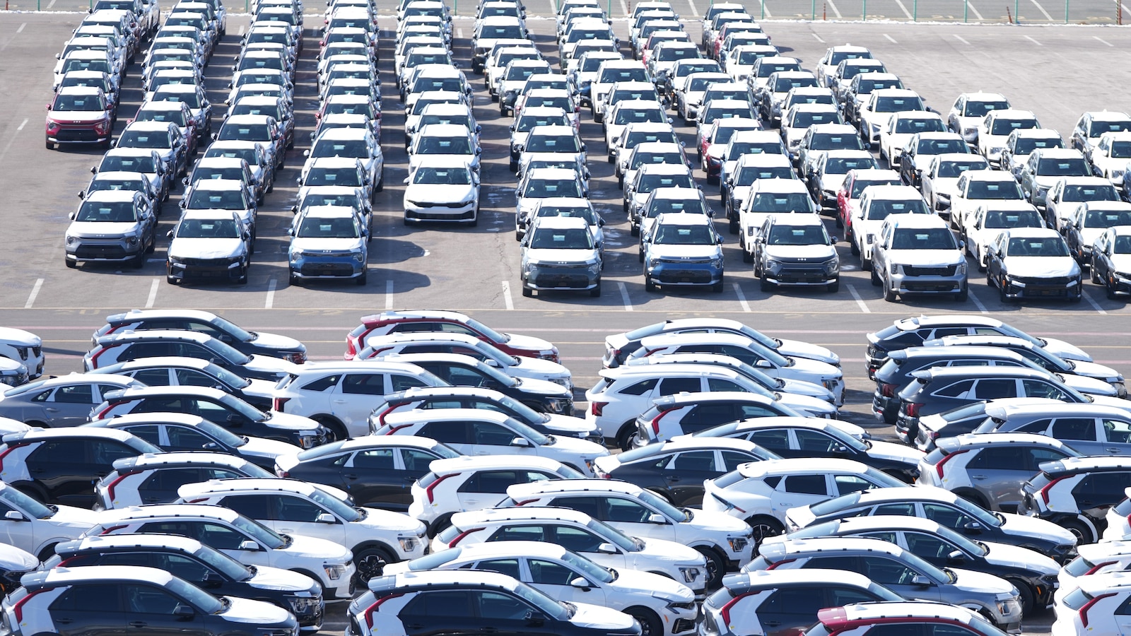 Trump threatens to hike tariffs on South Korean goods over inaction on trade deal