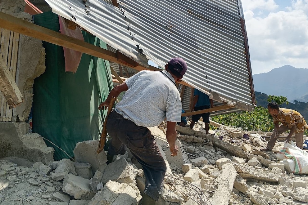 PHOTO: Indonesia Earthquake