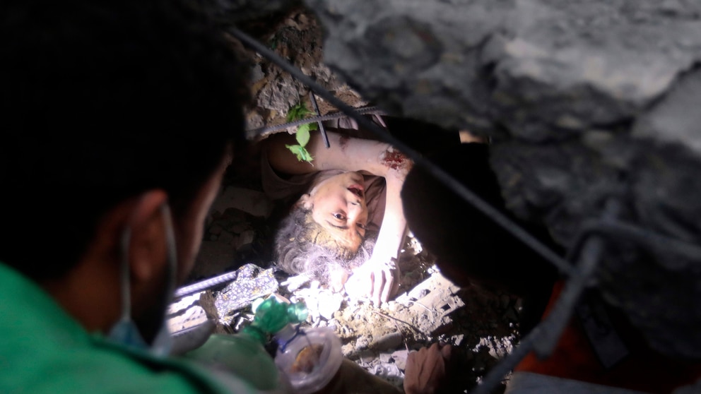 Двама доставчици съобщиха за пълно прекъсване на комуникационните и интернет