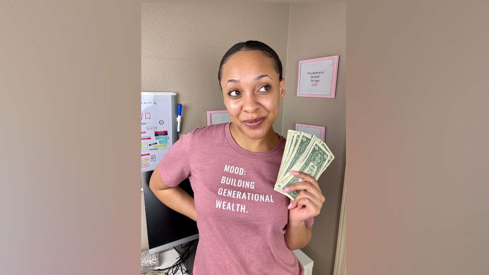 Single mom who paid off 34K of debt empowers other single moms to face
