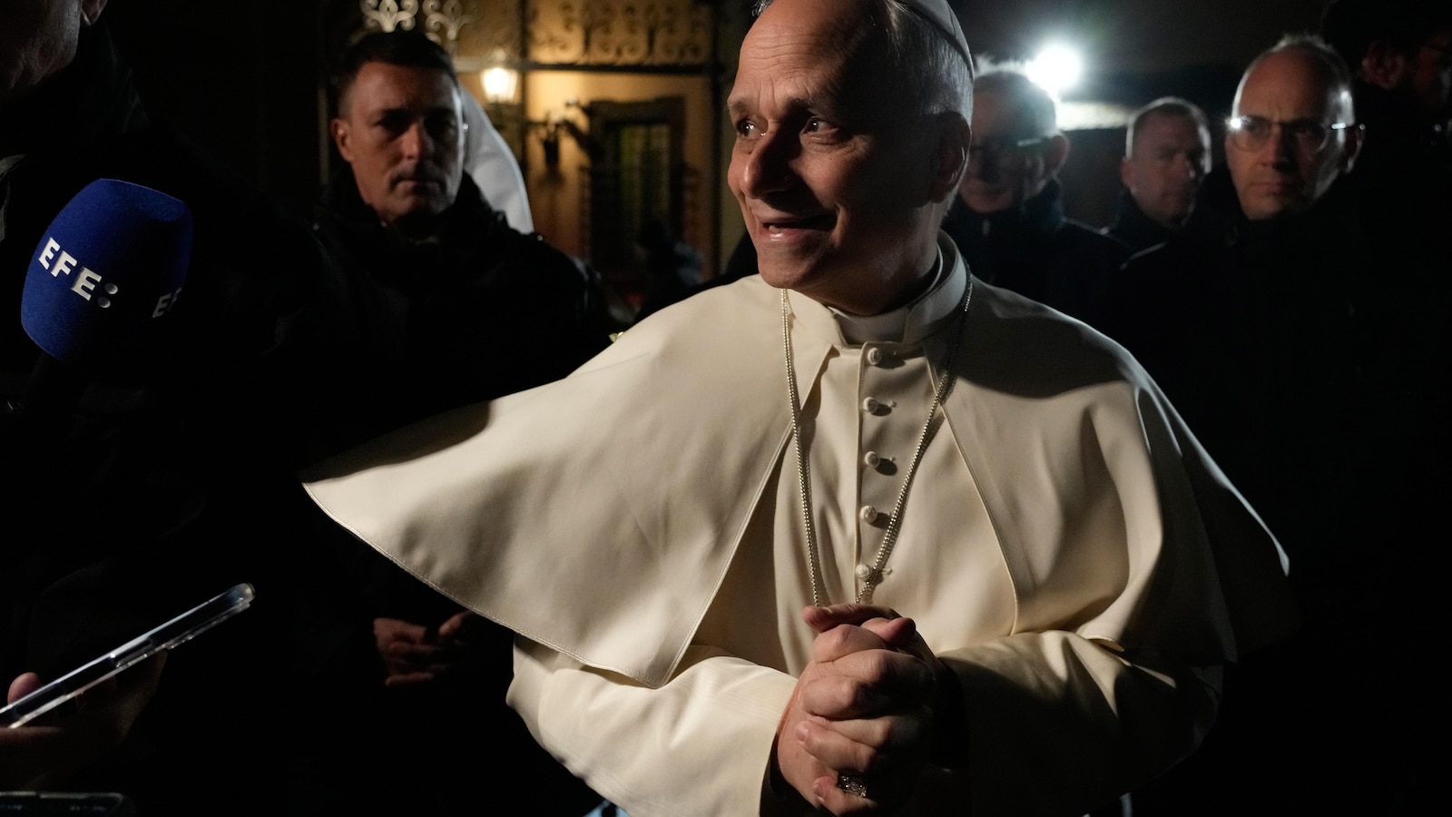 Paus Leo XIV dringt aan op een paaseinde aan de Amerikaans-Israëlische oorlog tegen Iran en roept op tot dialoog