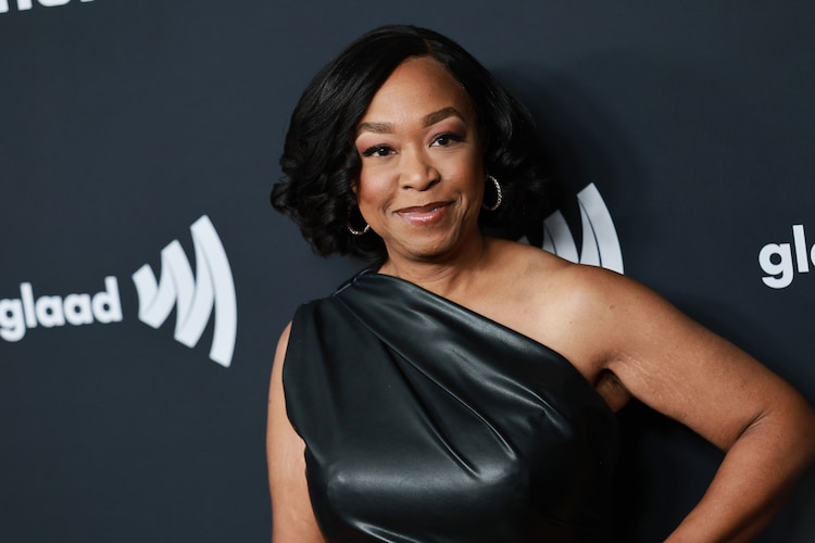 Why Shonda Rhimes says she hired security around 'Grey's Anatomy' finales -  ABC News