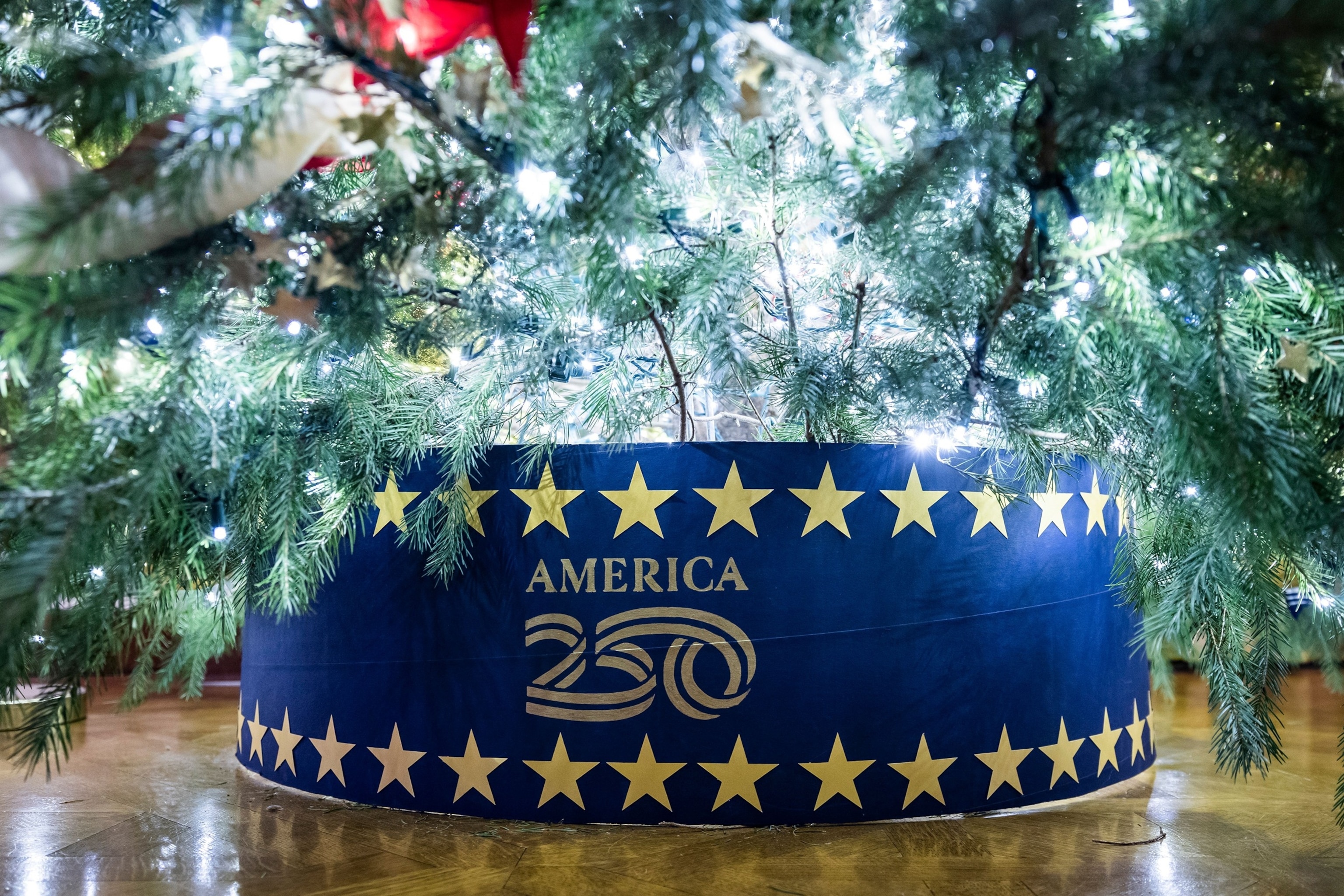 PHOTO: A decoration highlighting the upcoming 250th anniversary of the signing of the Declaration of Independence on display in the East Room of the White House during a holiday decoration tour for the media in Washington, Dec. 1, 2025.