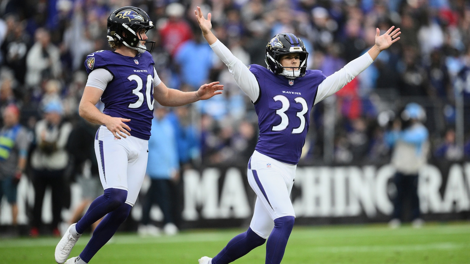 Ravens beat Titans 24-18 but lose Lamar Jackson to ankle injury. Henry ...