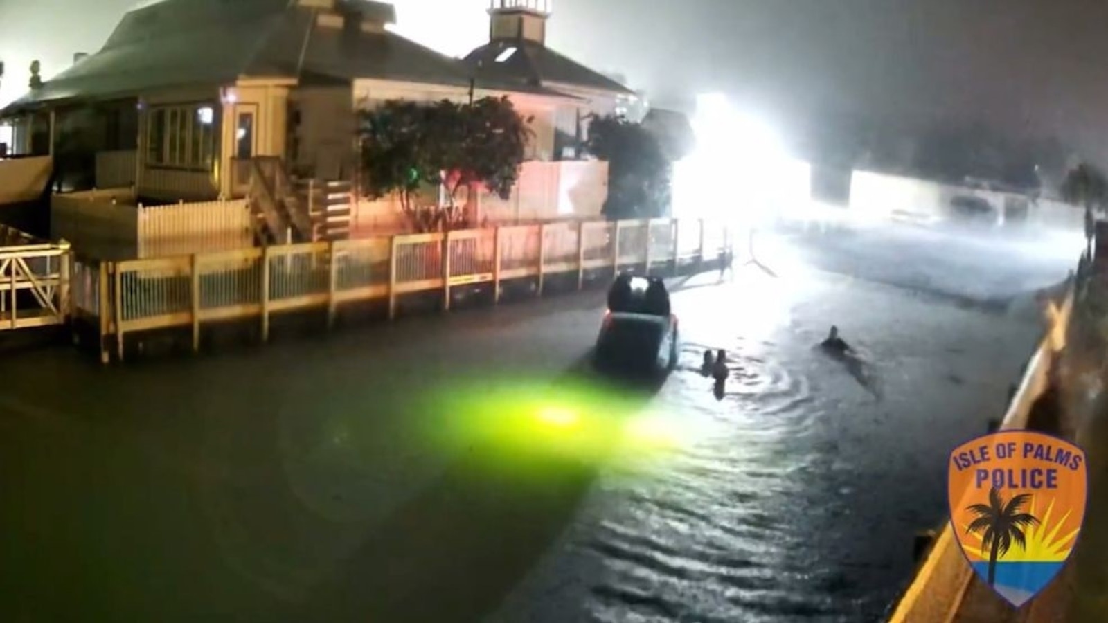 Civilians jump into creek to rescue ride-share driver from sinking car ...