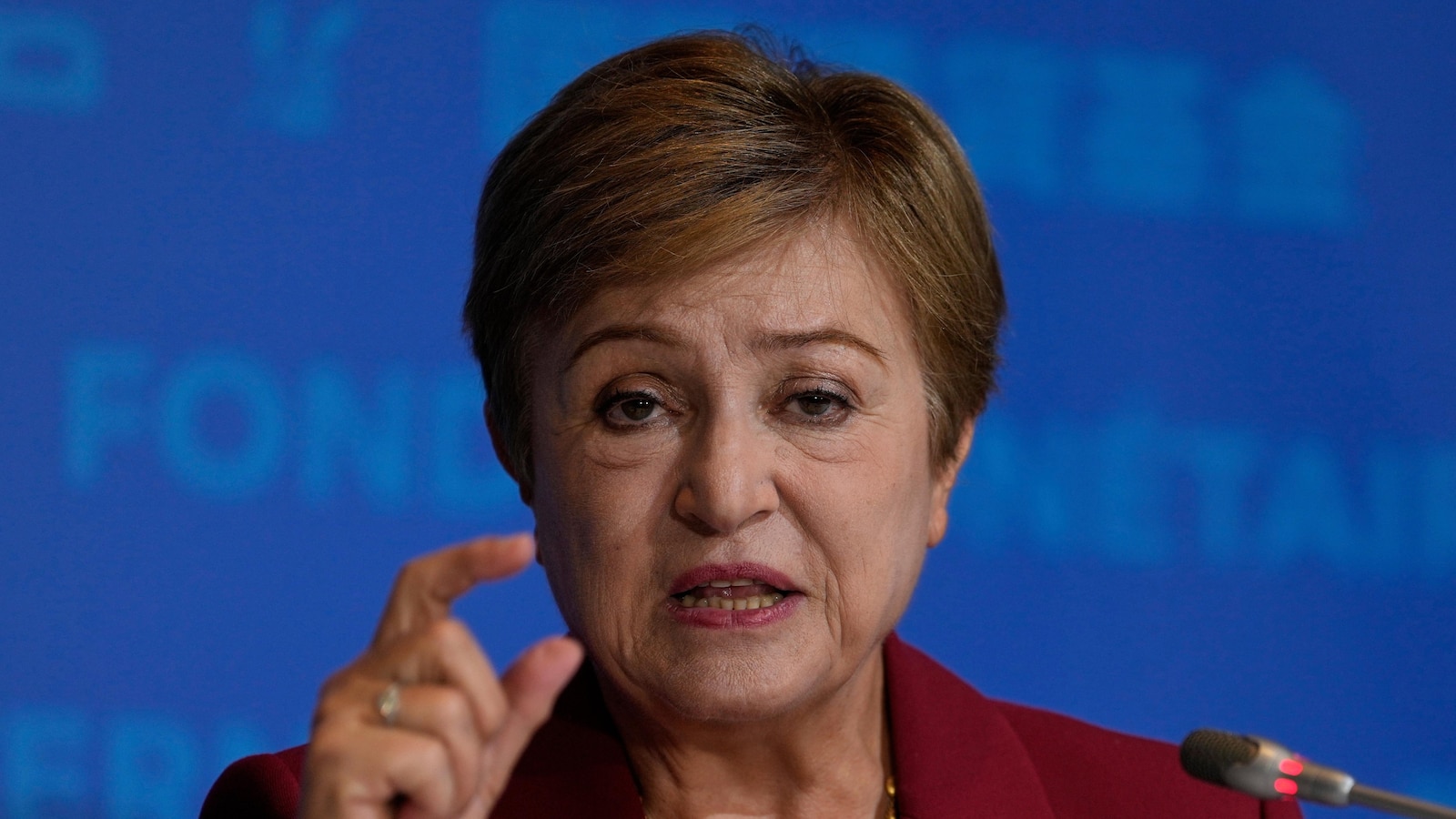  IMF urges China to address economic imbalances as trade surplus hits $1 trillion