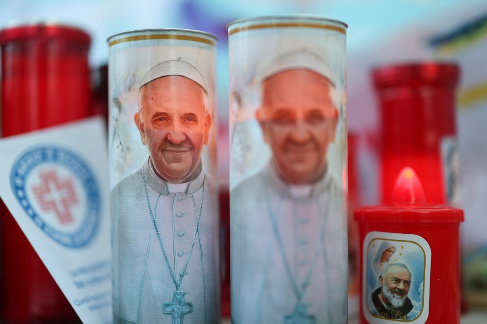 PHOTO: Pope Francis continues treatment at Gemelli Hospital in Rome