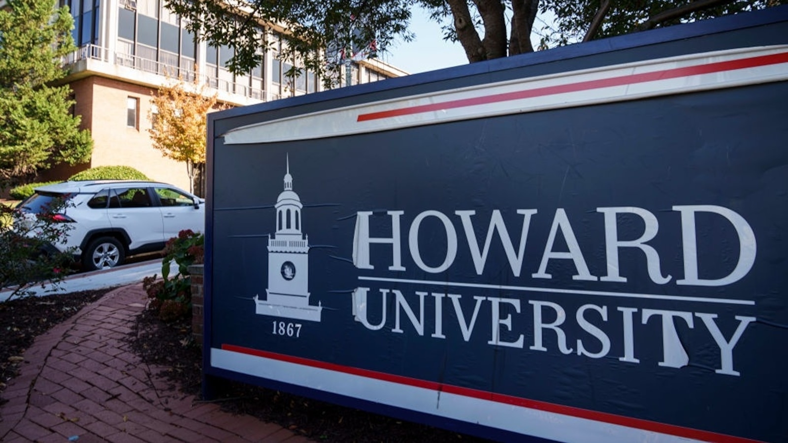 'I was freaking out,' says Howard student among 500 unenrolled over tuition payment